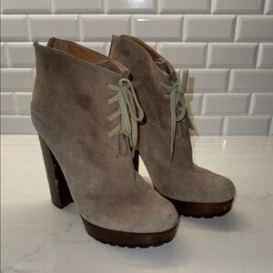 Modern Vintage Suede Ankle Boots - Taupe